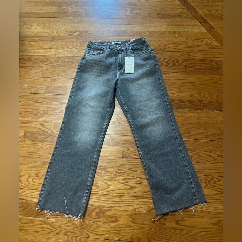 Zara straight fit high-rise ankle length with dark gray wash size 10 BNWT!